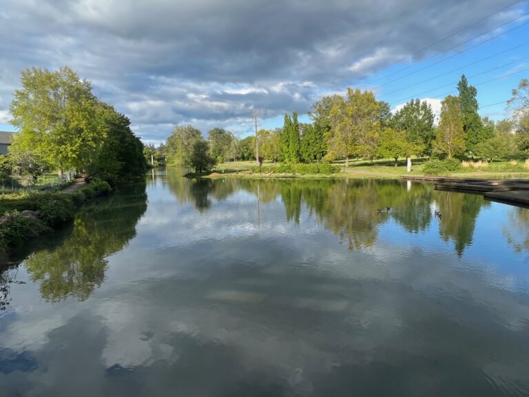 Walking trail by La Quinta Inn in Eugene, Oregon